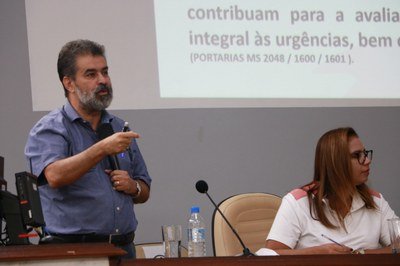 André Baitello, assessor especial da Secretaria de Saúde, prestou esclarecimentos sobre o atendimento na rede Comissão de Saúde discute atrasos e falta de vagas na rede municipal