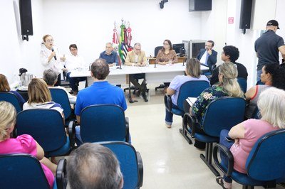 Comissão debate adequações no atendimento aos idosos