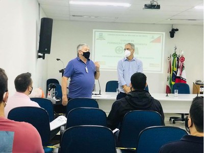Comissão Interna de Prevenção de Acidentes participa de curso