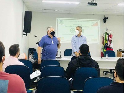 Comissão Interna de Prevenção de Acidentes participa de curso