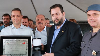 Derrite recebe Medalha 19 de Julho e Diploma de Gratidão