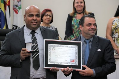 Diego Mahfouz, o “professor nota 10”, recebe Medalha 19 de Julho
