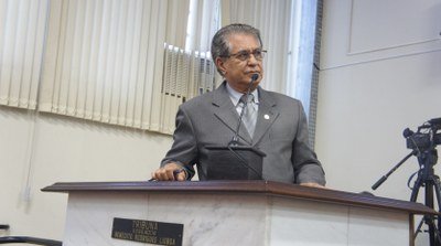 Dourival Lemes assume cadeira na Câmara