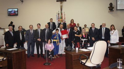 Equipe de Jiu Jitsu recebe homenagem durante 27ª Sessão