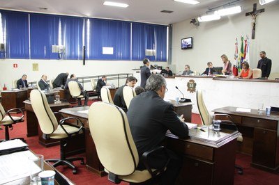 Aprovada proposta que põe fim à Área Azul perto de hospitais
