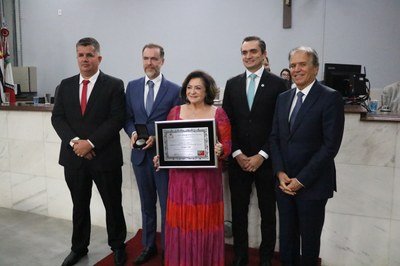 Grupo Cene recebe Diploma de Gratidão do Município