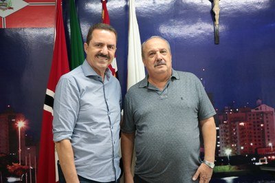 Itamar Borges faz visita à presidência da Câmara Municipal