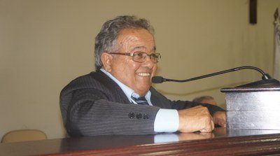 João de Cayres recebe Medalha 19 de Julho