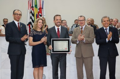 Juiz Evandro Pelarin é homenageado na Câmara