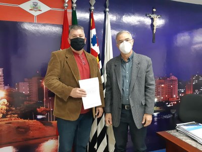Maestro Welson Tremura recebe moção de aplausos