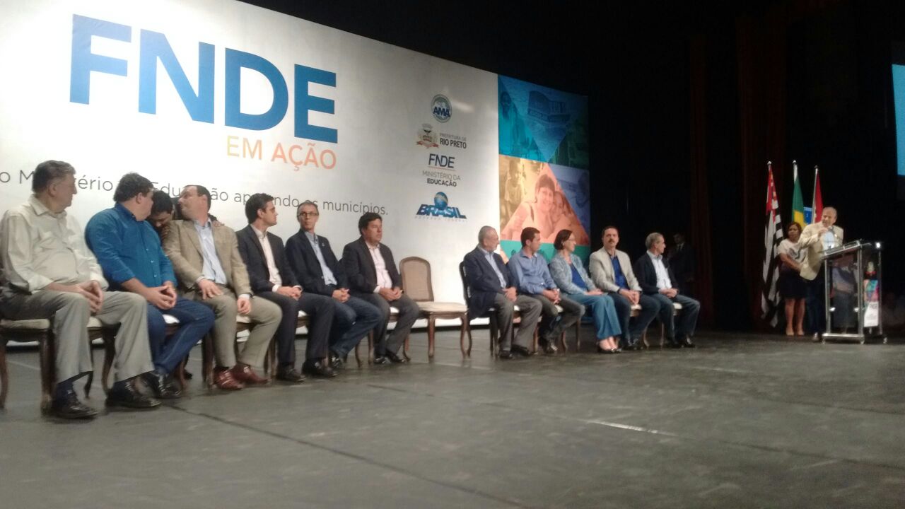 Ministro anuncia estudos para implantação de instituto federal em Rio Preto