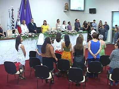 Mulheres são homenageadas pela bancada feminina