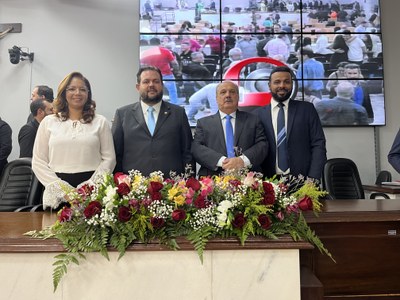Nova Mesa Diretora toma posse em sessão solene
