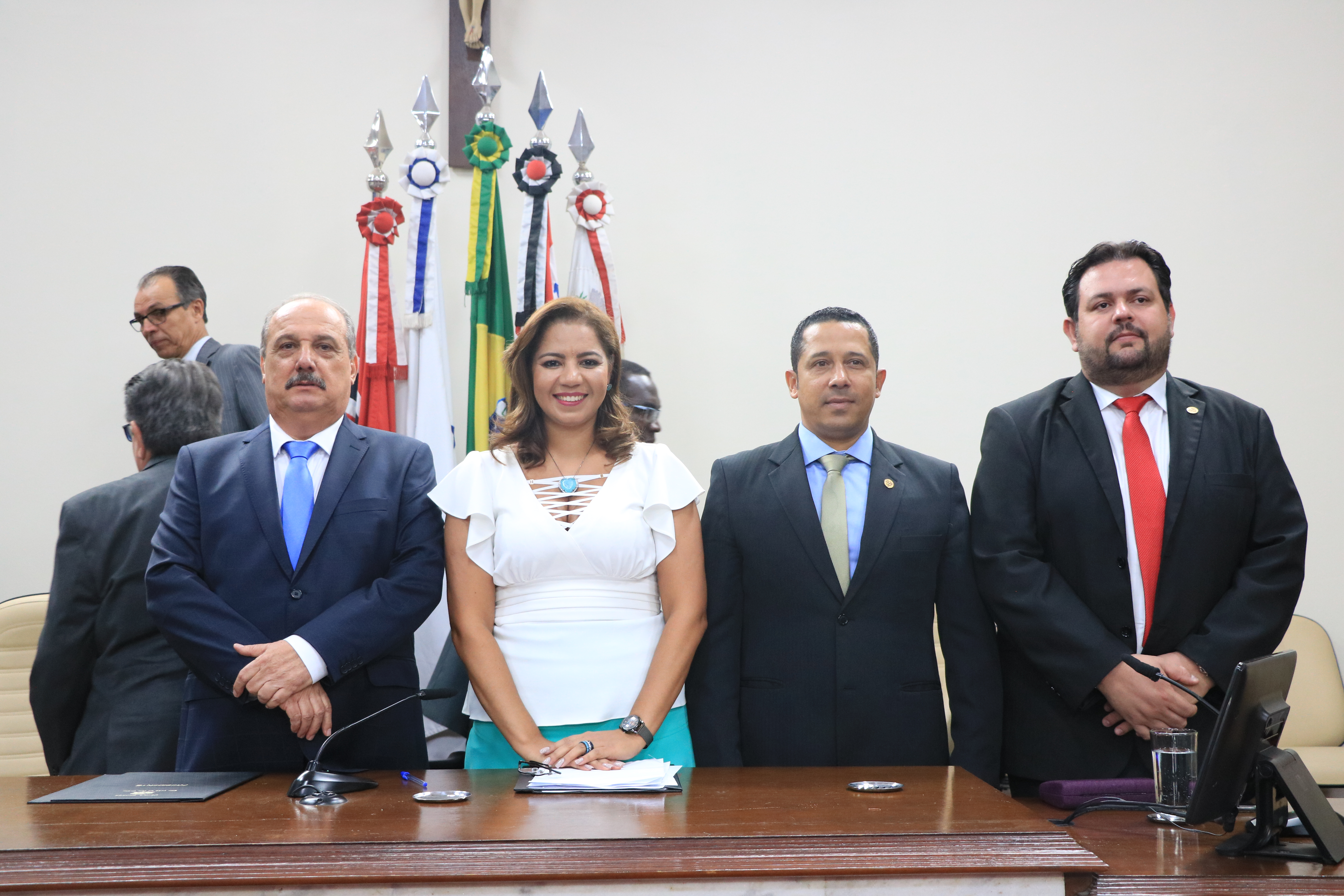 Nova Mesa Diretora toma posse