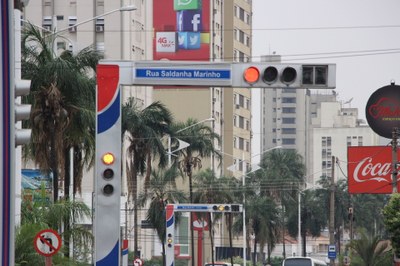 Obras antienchentes interditam trecho da Andaló