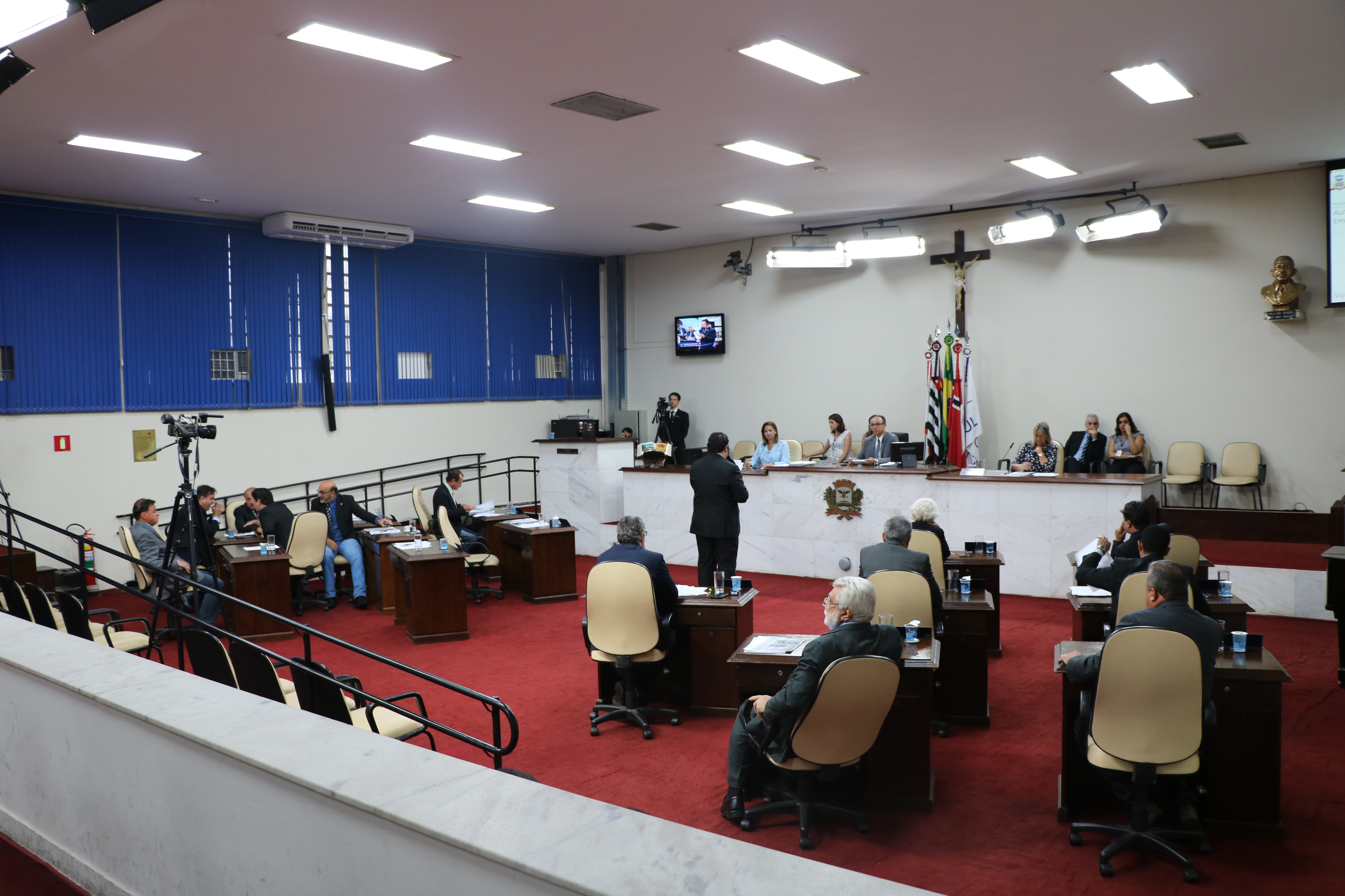 Orçamento para 2018 é aprovado em primeira discussão