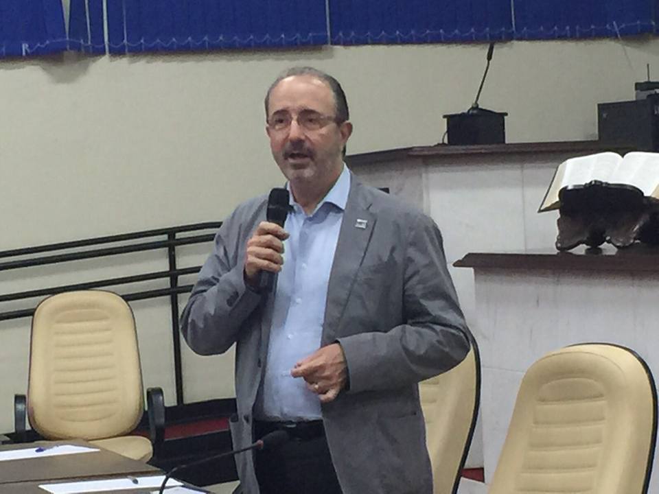 Palestra discute Plano do Livro e Leitura