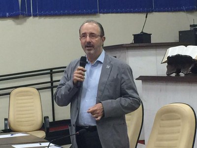 Palestra discute Plano do Livro e Leitura
