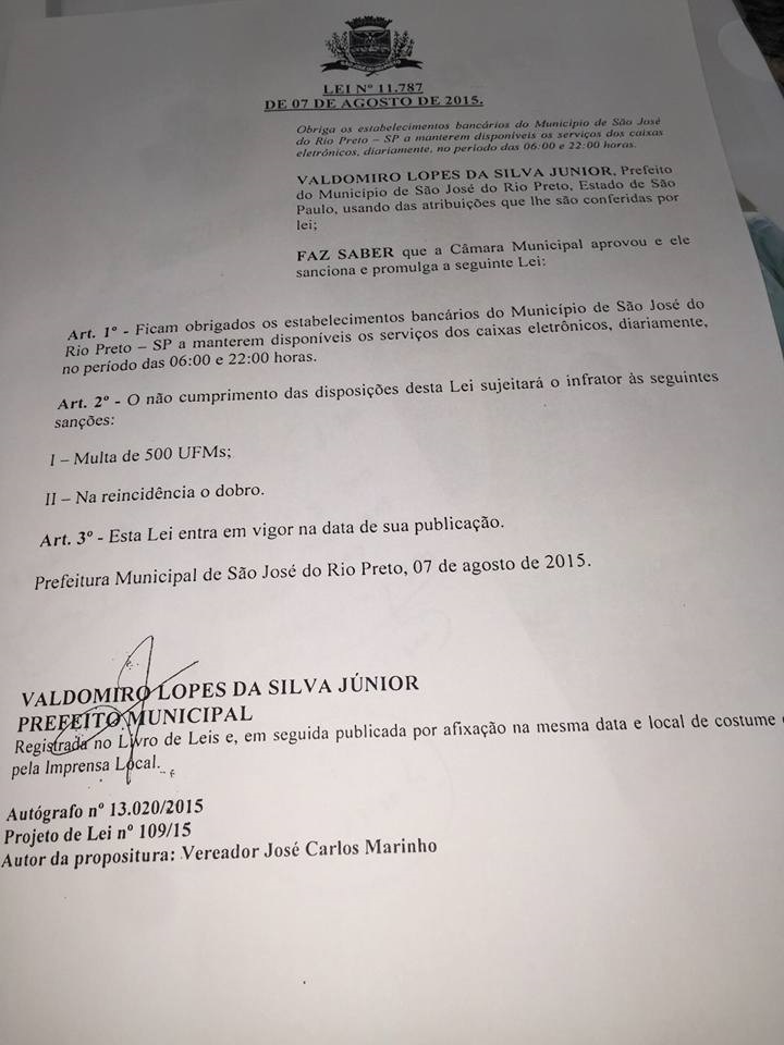 Prefeito sanciona lei que proíbe fechamento de bancos às 17 horas