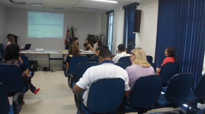 Pregão define fornecedoras de cadeiras