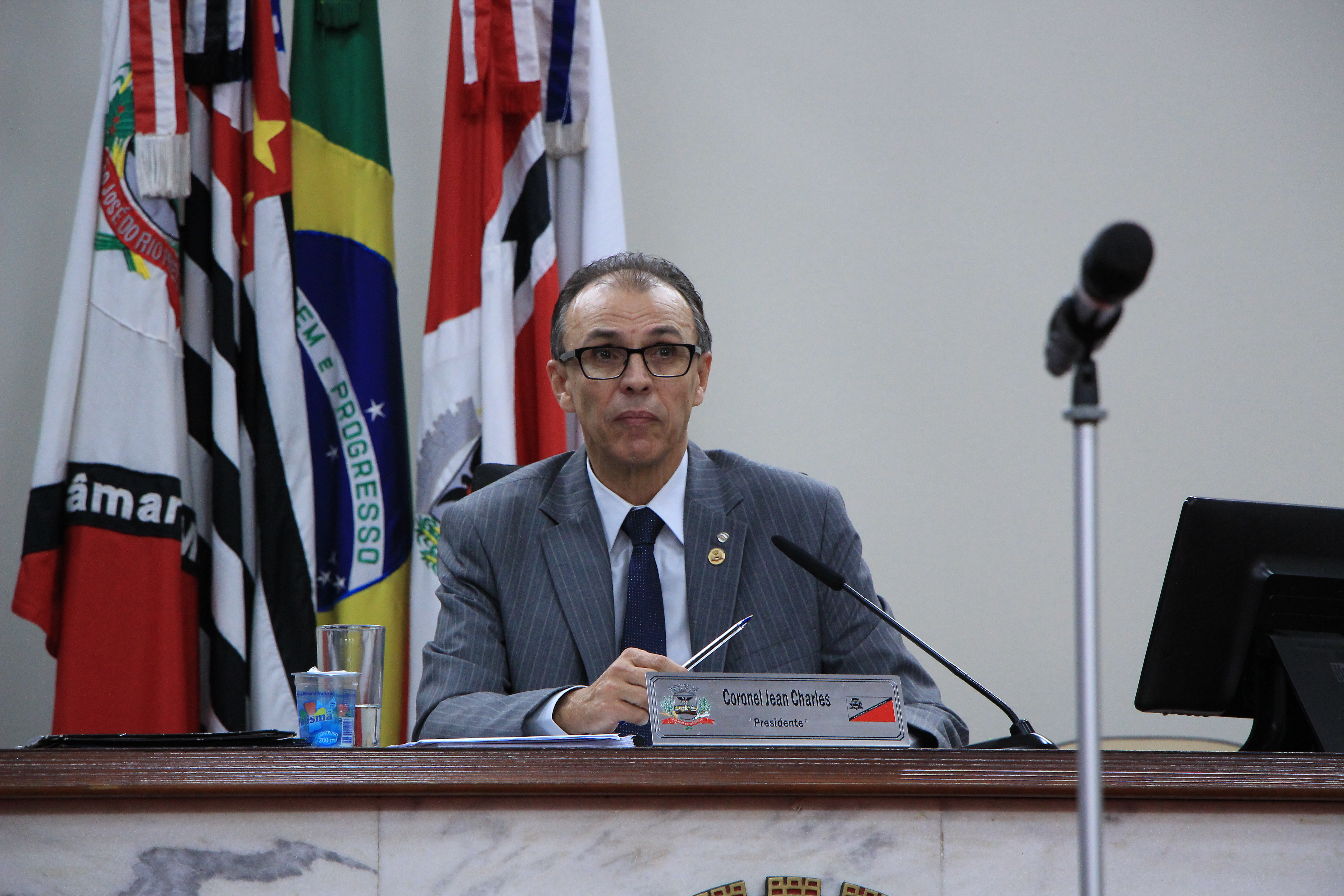 Presidente convoca sessões extraordinárias para esta sexta-feira