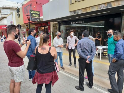 Presidente adere a movimento contra trânsito no Calçadão