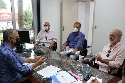 Waldemar Brentan, Edmilson Zanetti e Paulo Humberto Borges fizeram visita ao gabinete de Pedro Roberto Presidente da Câmara recebe integrantes da Arprom