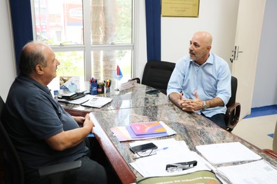 Presidente da Câmara recebe visitas de cortesia