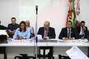 Projeto aumenta multa para quem fumar em repartição pública