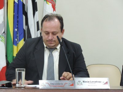 Projeto em pauta proíbe novas feiras em avenidas movimentadas
