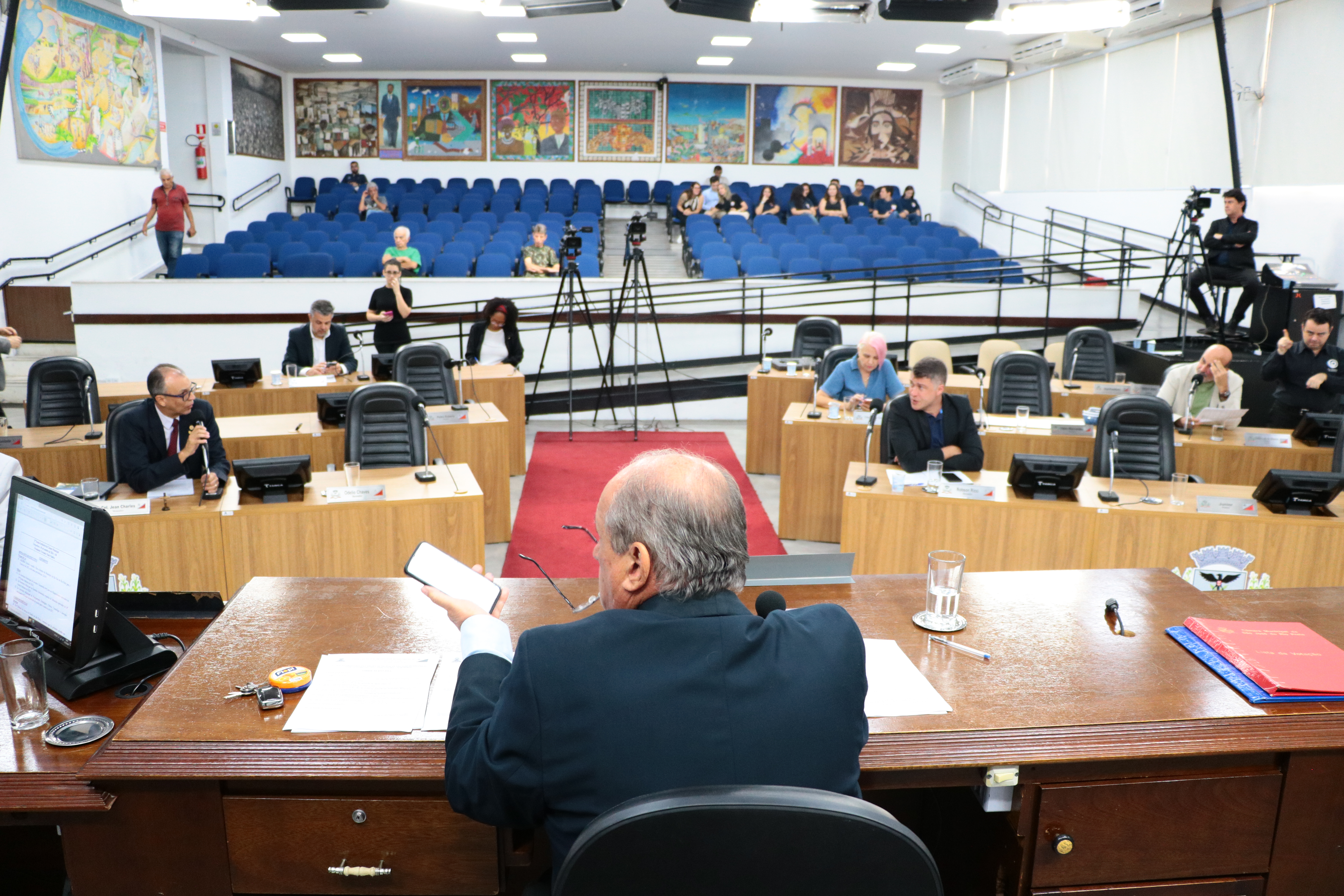 Projeto que proíbe veículos pesados no centro de Schmitt é aprovado em primeiro turno