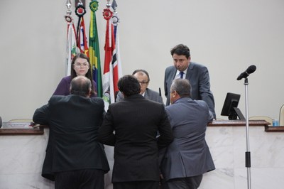Regras para formação das CEIs gera debate entre vereadores