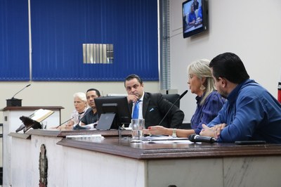 Relatório da CEV dos combustíveis é protocolado no CADE