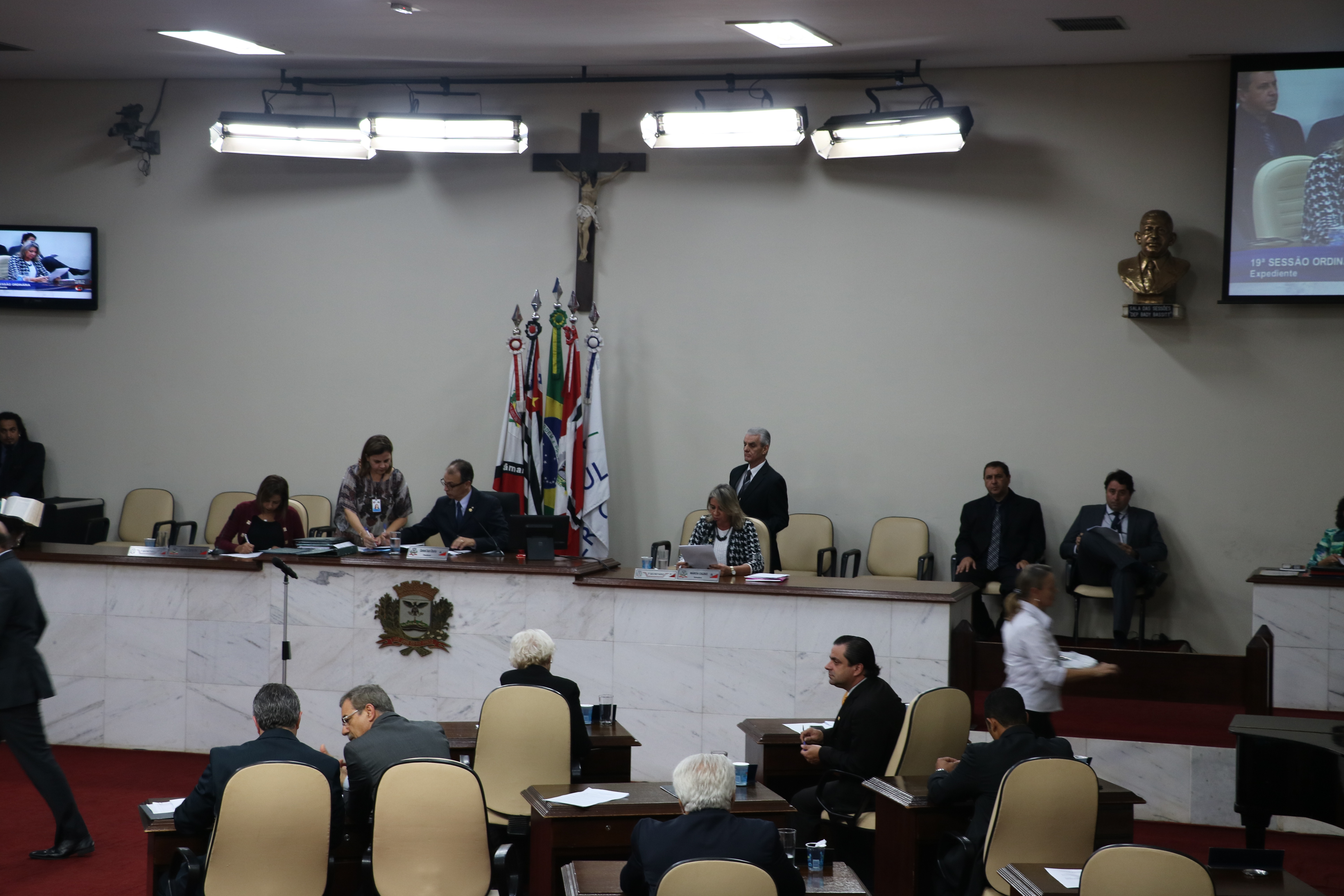 Vereadores aprovam mudanças na composição de CEIs