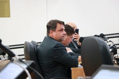 Restaurantes terão que apresentar cardápio físico