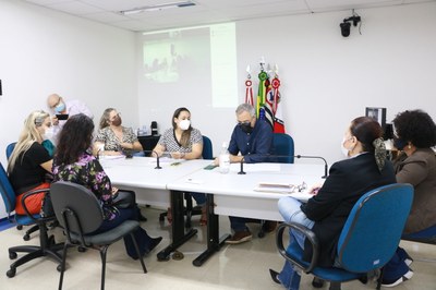 Reunião debate atenção às famílias em vulnerabilidade