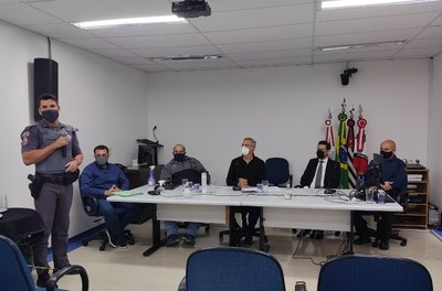 Reunião discute a presença de motoristas clandestinos no aeroporto