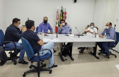 Reunião discute aplicação de lei que determina limpeza de cabeamento