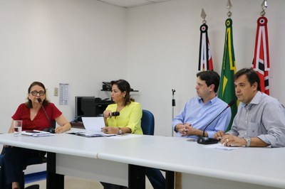 Secretária presta esclarecimentos sobre concurso da Assistência Social