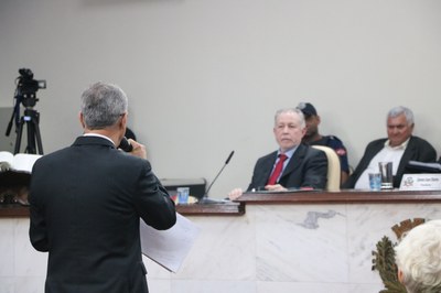 Secretário de trânsito presta esclarecimentos durante sessão