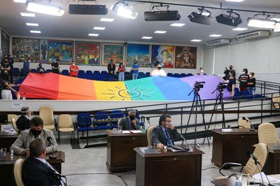 Representantes da comunidade LGBTQIA+ protestaram contra postagens realizadas pelo vereador Anderson Branco (PL) nas mídias sociais Seis propostas são aprovadas na 27ª sessão ordinária