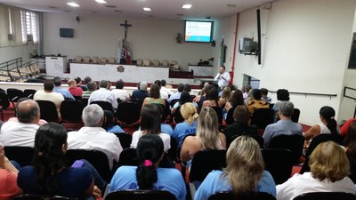 Servidores participam de reunião sobre modelo de gestão