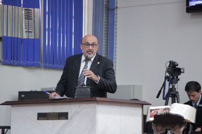 Vereadores votam sete projetos na sessão desta terça-feira