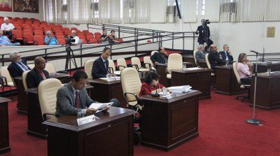Sessões Extraordinárias aprovam dois projetos