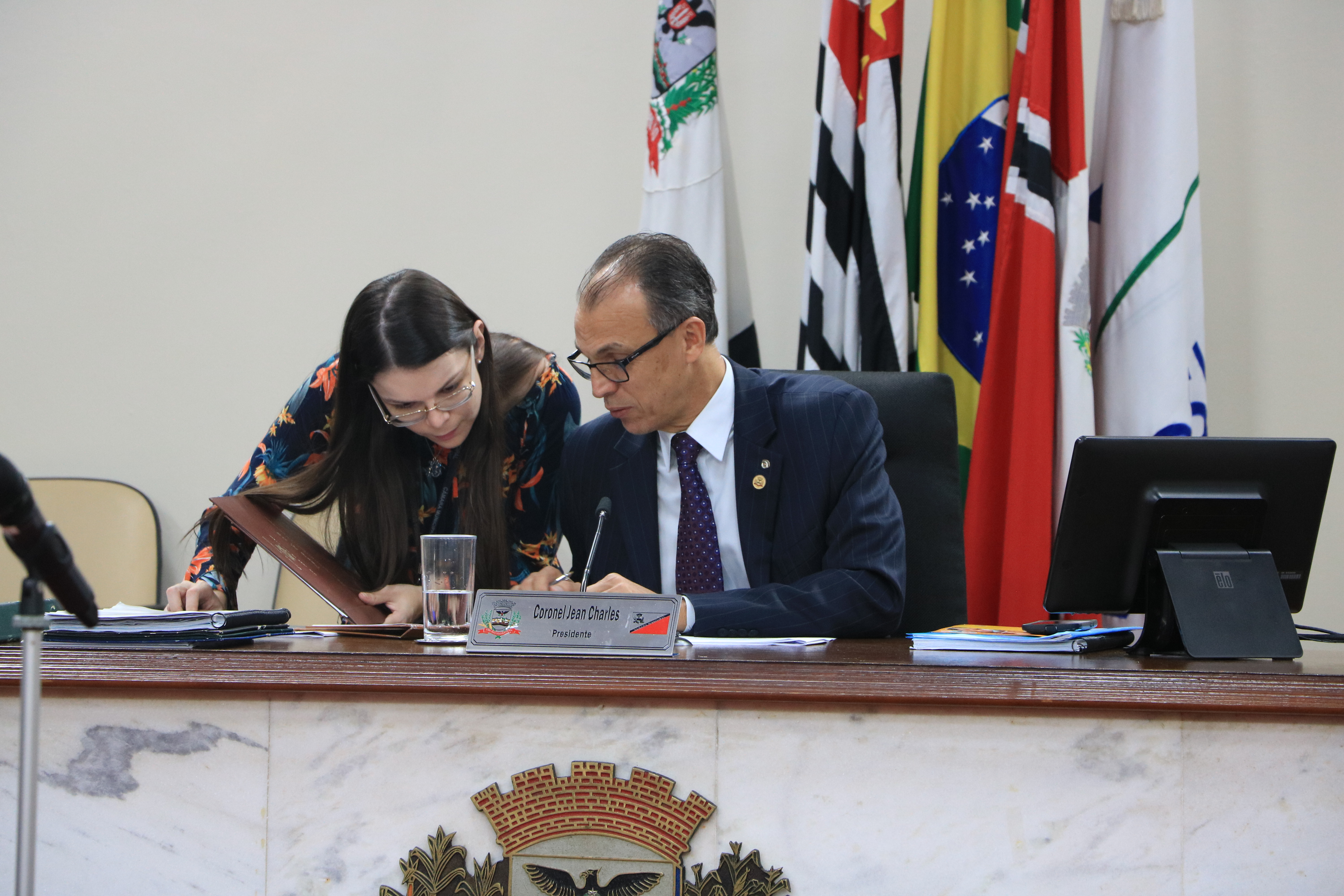 Sessões extras têm seis projetos na pauta