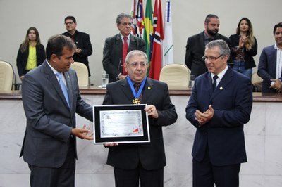 Tarek Sarout ganha homenagem na Câmara