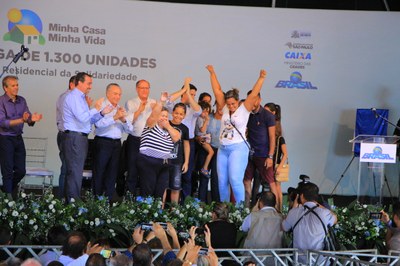 Temer participa da entrega das 1,3 mil casas do Solidariedade