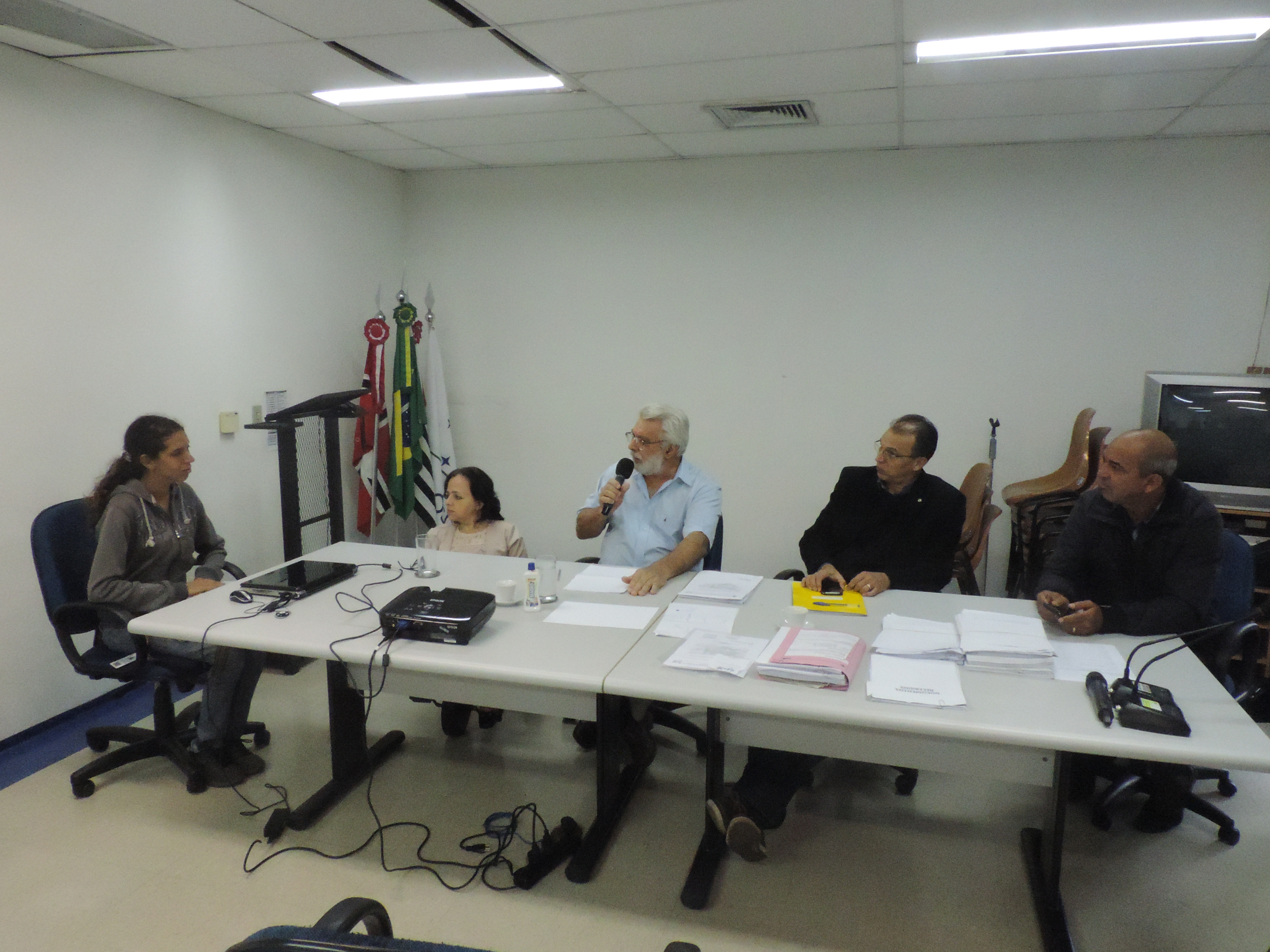 Testemunhas falam em “promessa” de casas pela Emcop