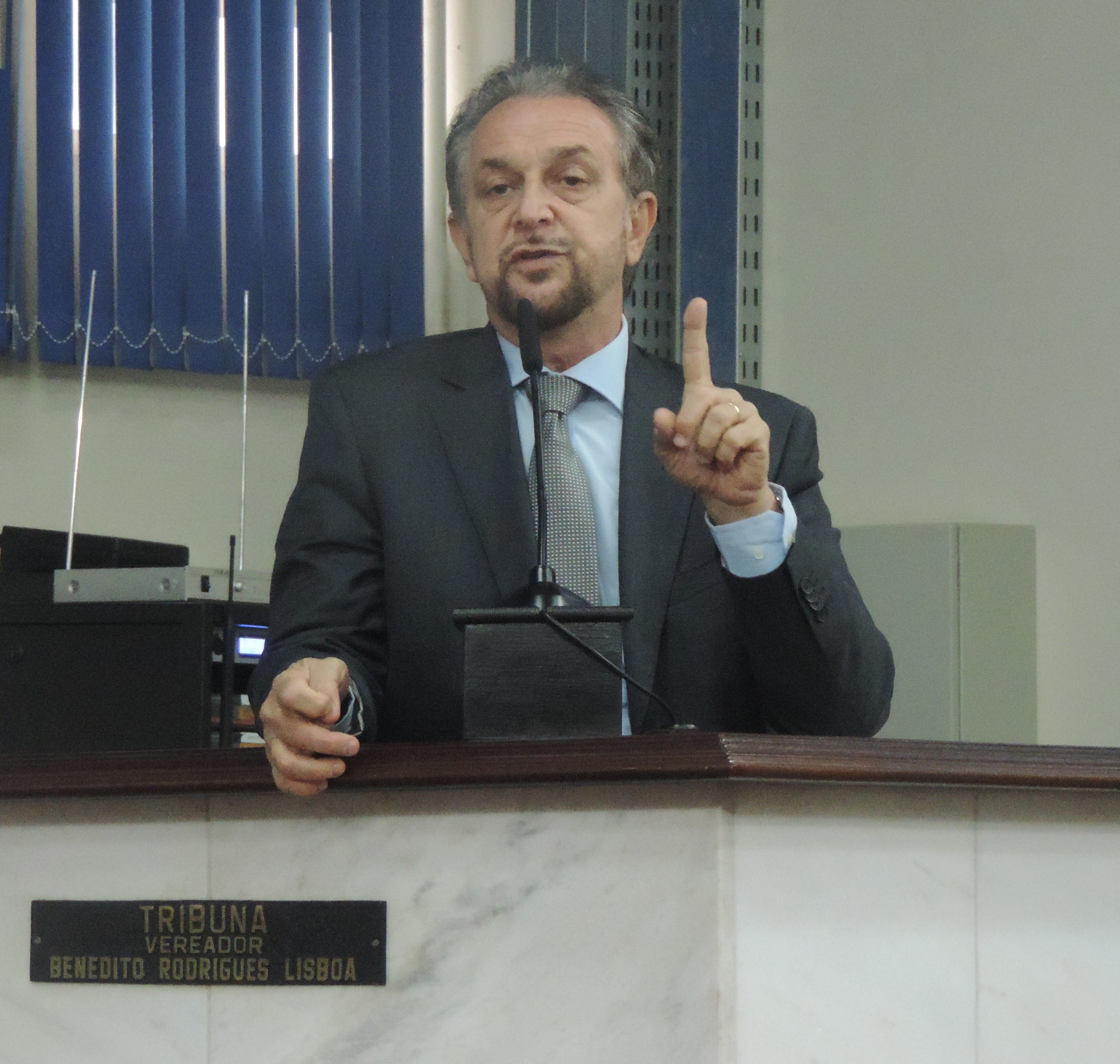 TJ valida lei que autoriza embarque de deficiente fora do ponto