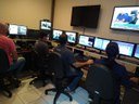 Equipe técnica na sala de operações e transmissão da TVC: 20 anos no ar TV Câmara Rio Preto completa 20 anos em fevereiro